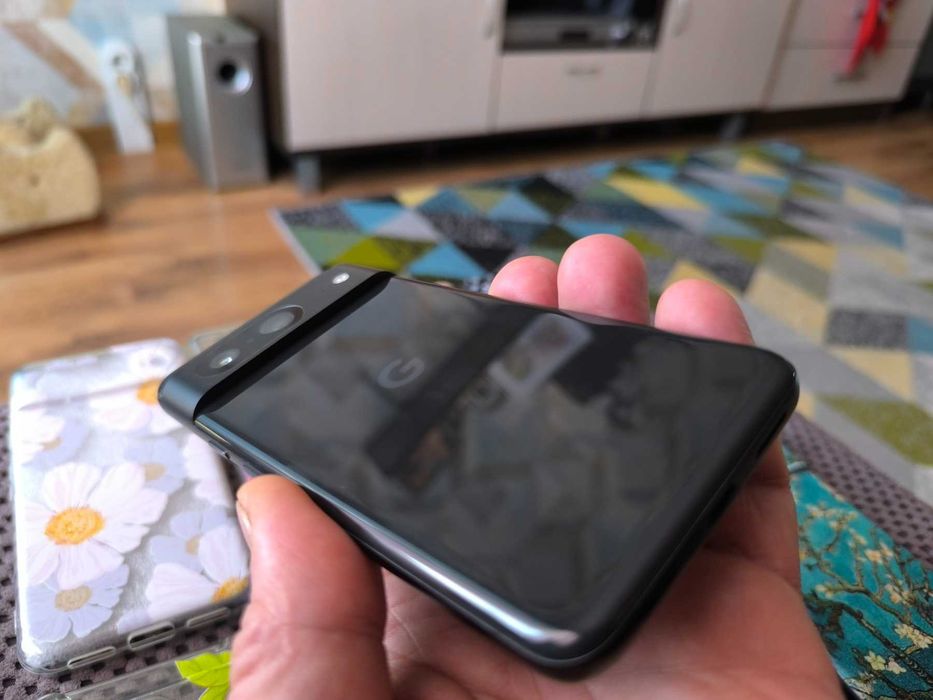 Продавам Google Pixel 8 5G Obsidian 128GB