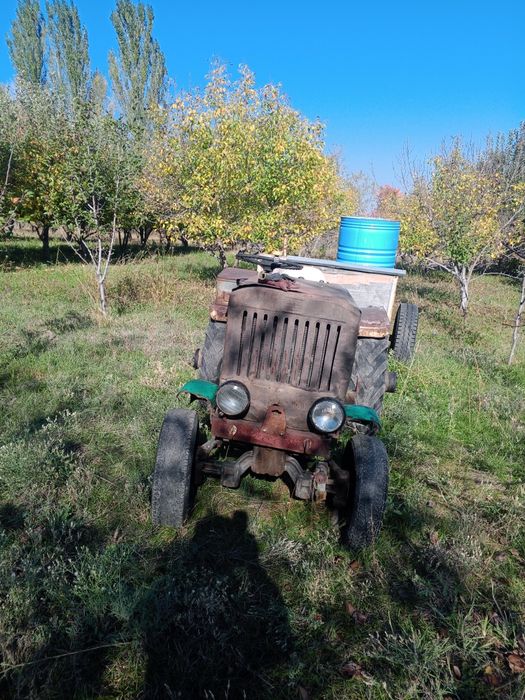 Продам самодельный мини трактор с плугом компрессором .
