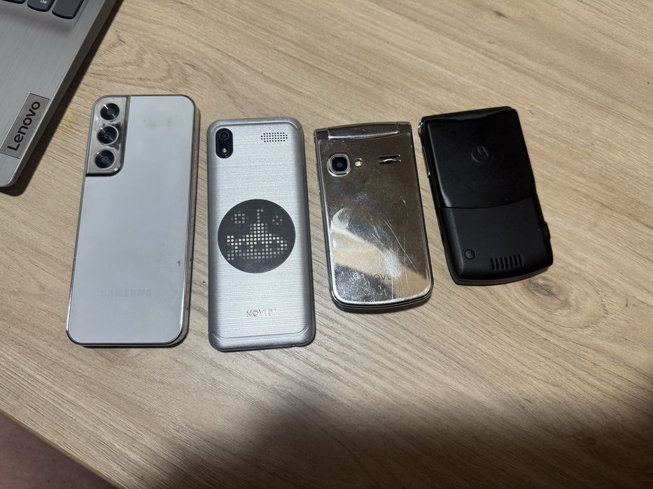 Телефоны кнопочные полностью рабочие