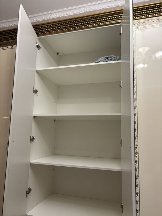 Срочно продается Спальный гарнитур Беларусь есть КаспиРед