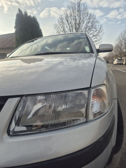 Retapitari auto , polish faruri , ambientale , stelute in plafon