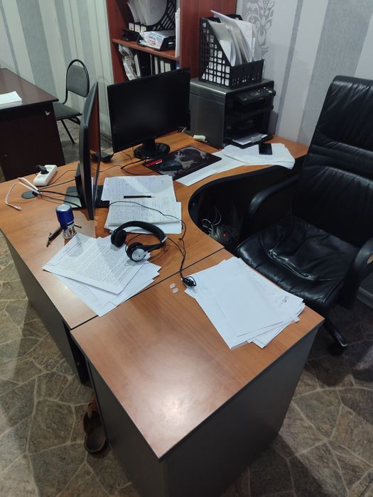 Продам мебель офисную