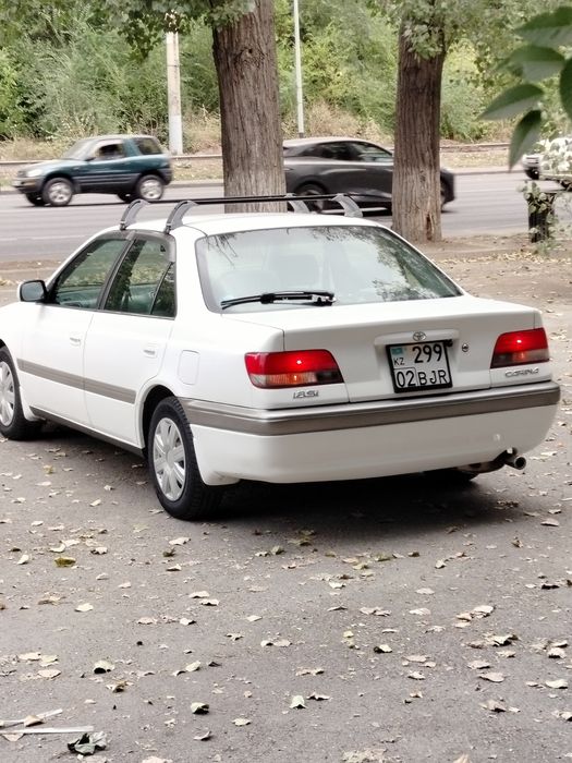 Продам Тойота Карина