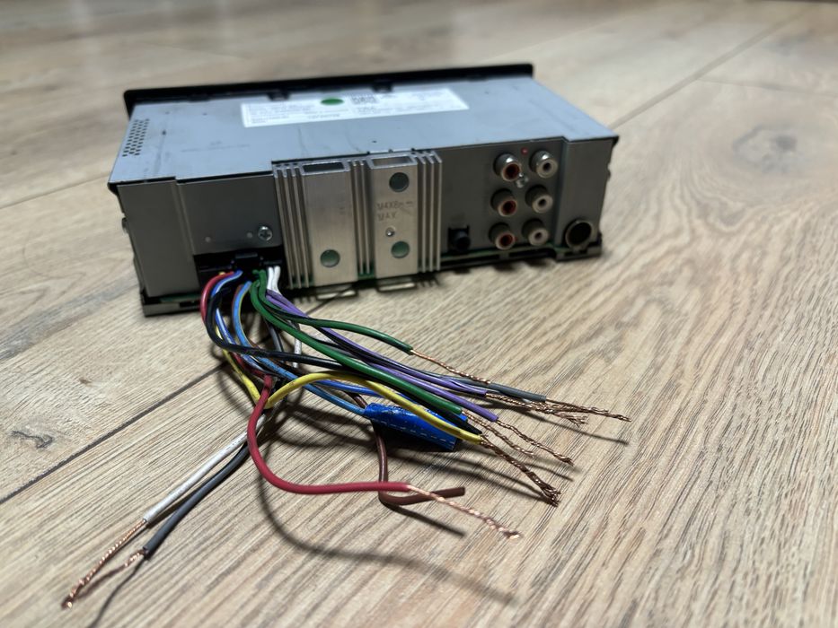 Продам магнитофон Kenwood KMM-BT306