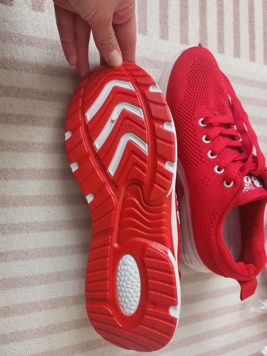 Нови мъжки маратонки