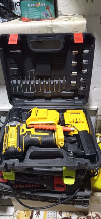 Продам шуруповёрт DeWalt