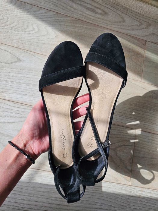 Sandale negre piele intoarsă
