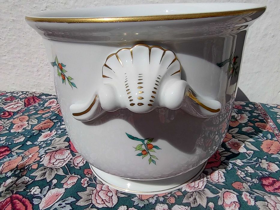 Ръчно рисувана голяма кашпа на Herend Унгария