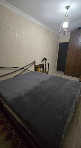 Продаётся Мирабад ТШевченка 2/5/5 с мебелью техникой ремонт хороший !