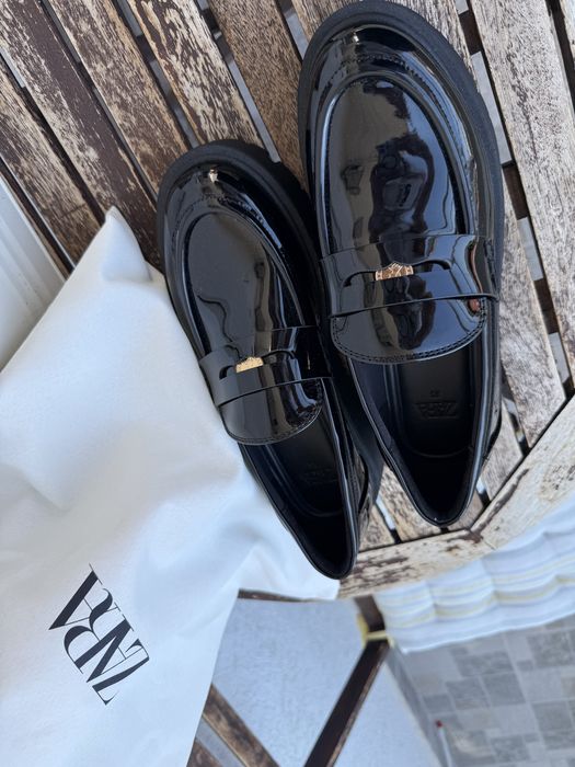 Zara лачени  лоуфрти