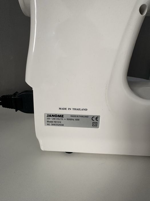 Швейная машина Janome