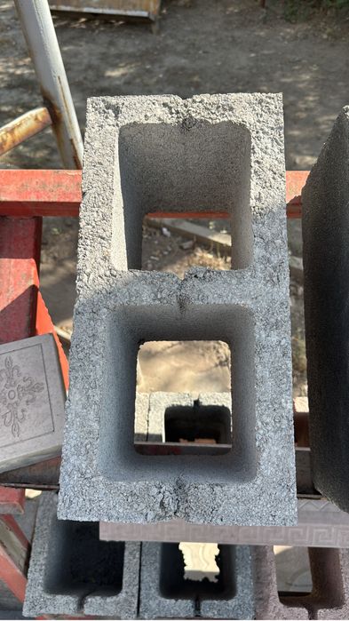 Сплитерный блок стеноаой заборный