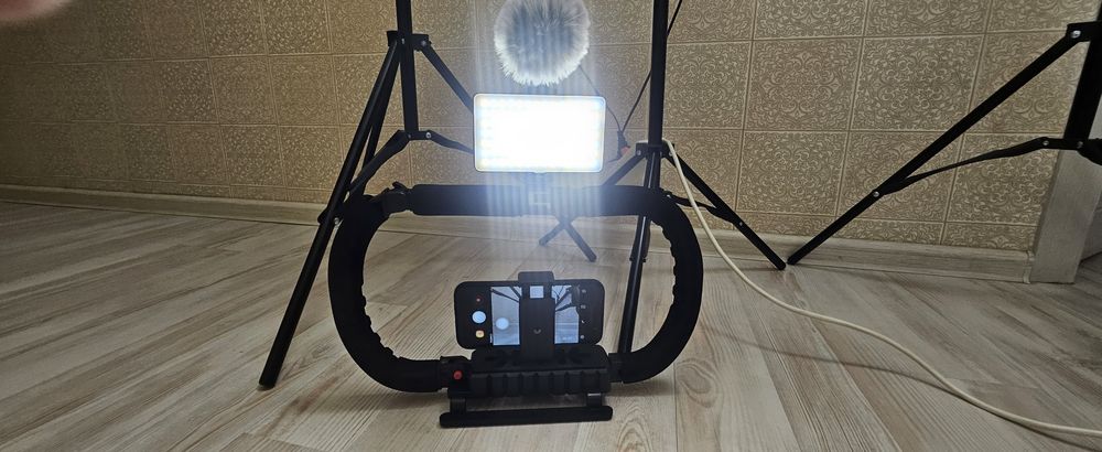Для съёмки, софтбокс,лампы,селфи, пульт,блютуз микрофон,стабилизатор,