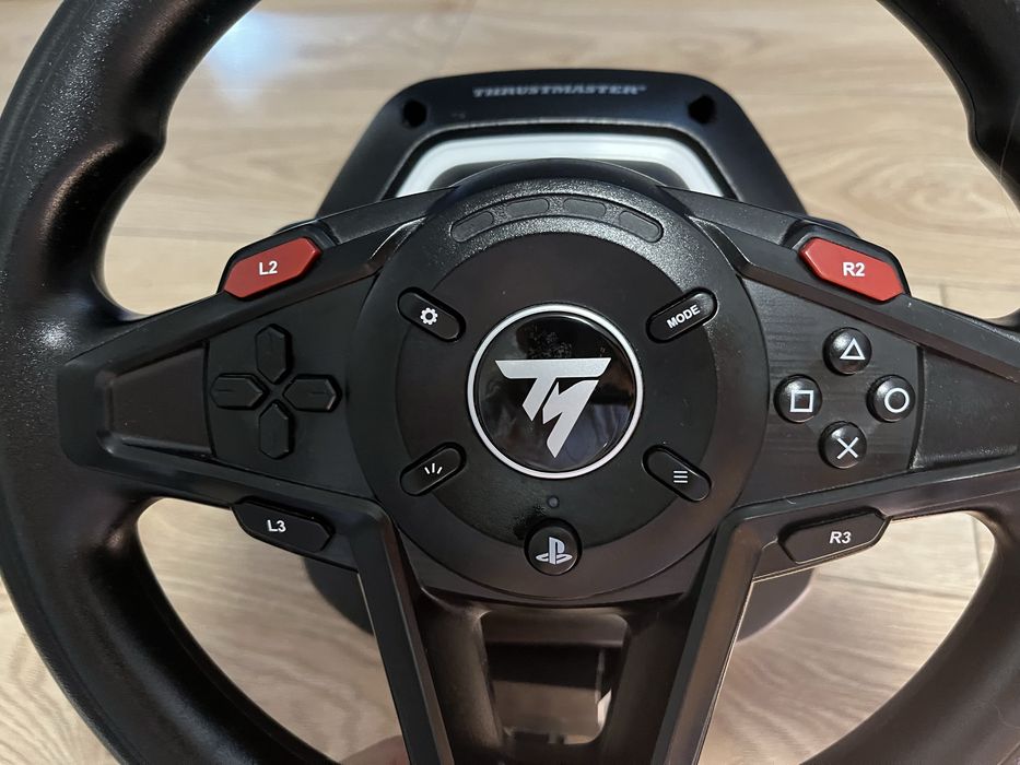 Vând Volan gaming cu schimbător de viteze și pedale