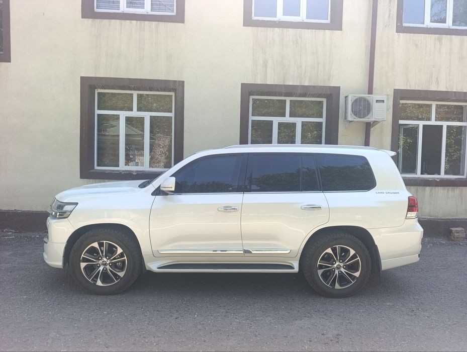 TOYOTA Land cruiser 200
