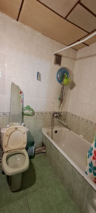 2 xonalik kv juda ham sroshni sotladi  remont sredni bez makler