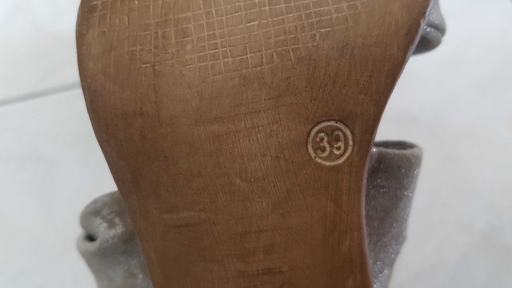 Дамски сандали естествен велур