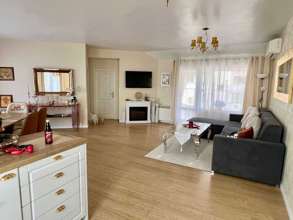 Продава се Тристаен апартамент в Пловдив, Център - 120 кв.м за 2763 €/кв.м - Снимка #1