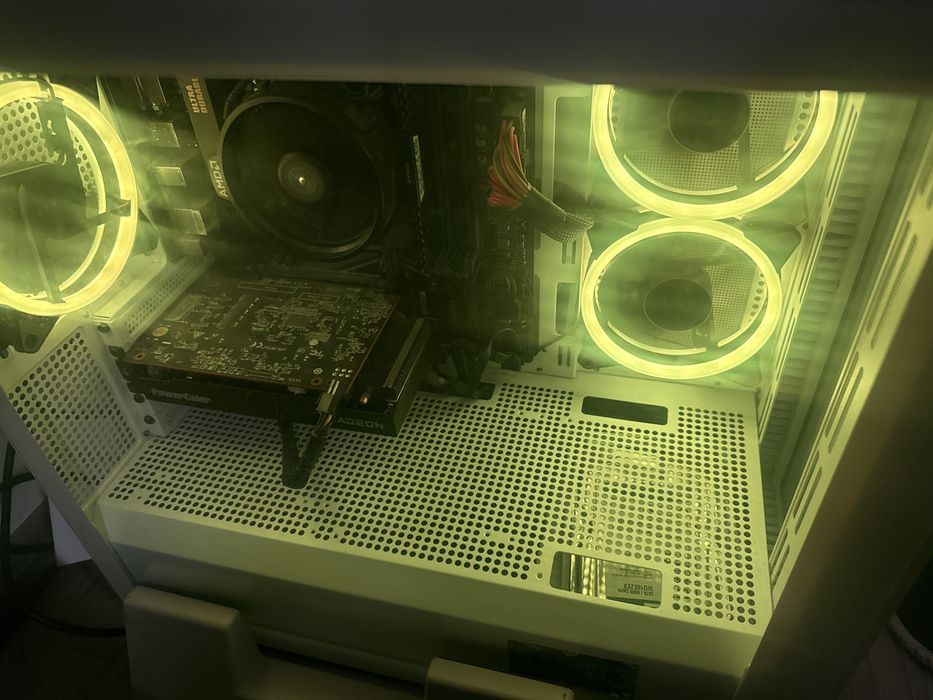 Vand setup PC Gaming  medium specs + 2 monitoare