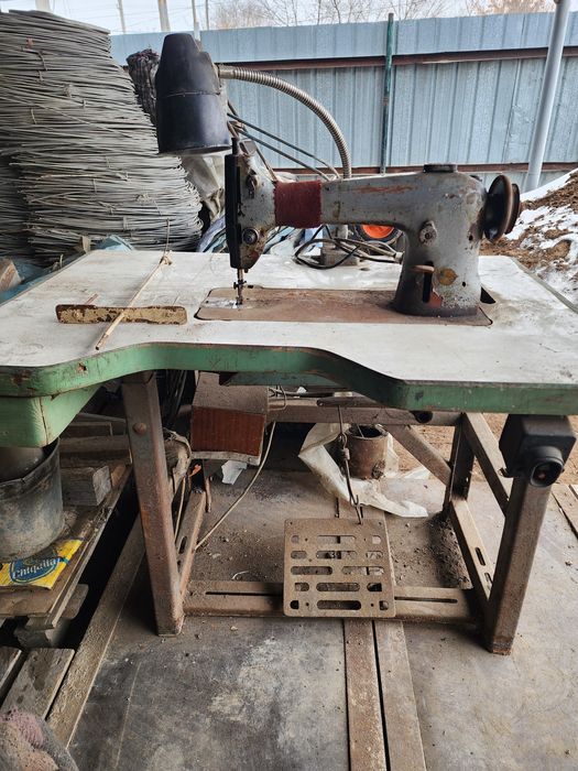 Швейная машинка производственная