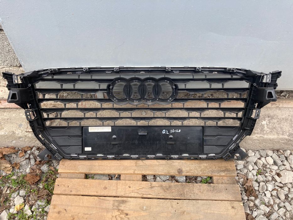Оригинална Предна решетка за Audi Q2. 16-20.