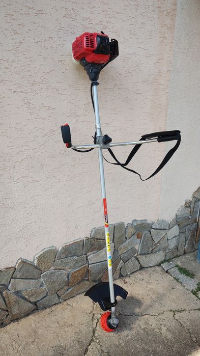 Бензинов тример за трева , косачка , храсторез