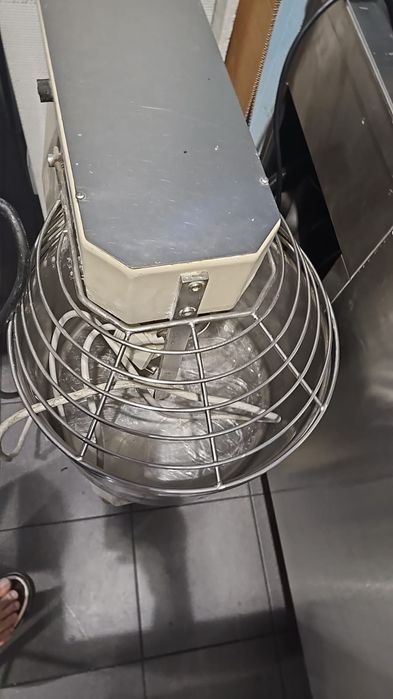 Malaxor aluat profesional cu cap fix 25L