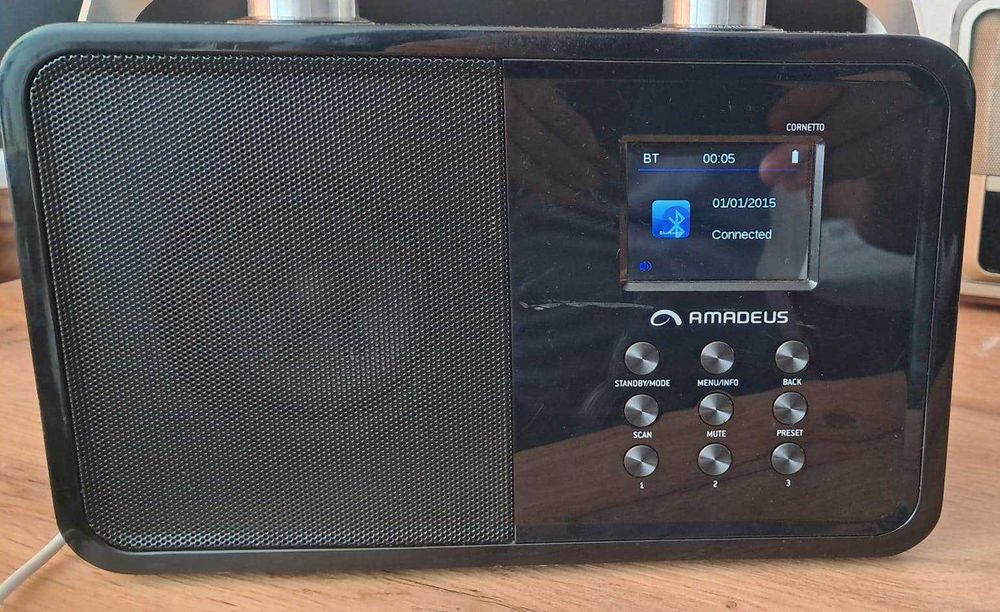 Radio AMADEUS CORNETTO - DAB+/FM si Bluetooth