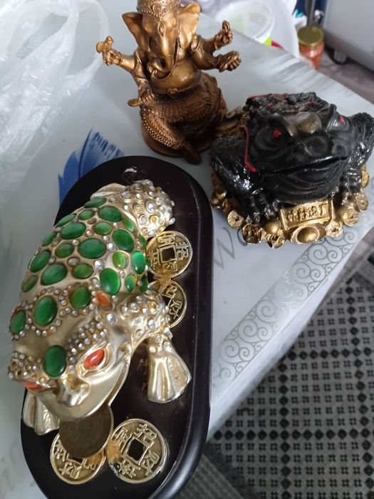 Фигурки по Фэншуй для привлечения богатства.Подсвечники..