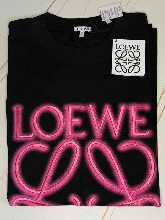 Tricou Loewe negru cu roz marimea XL nou originala