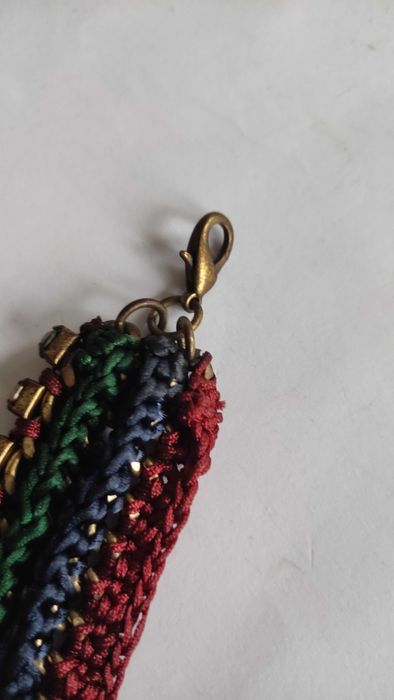 Масивно колие на ZARA с цветни кристали и ръчно изплетена яка