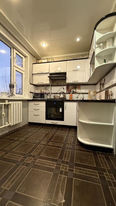 Продается 3-х комн.кв  Универмаг .