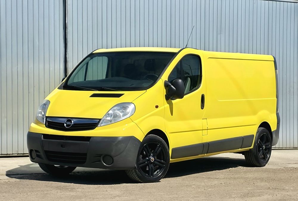 Opel Vivaro // Renault Trafic 2.0  an 06 2011 L2H1  model lung