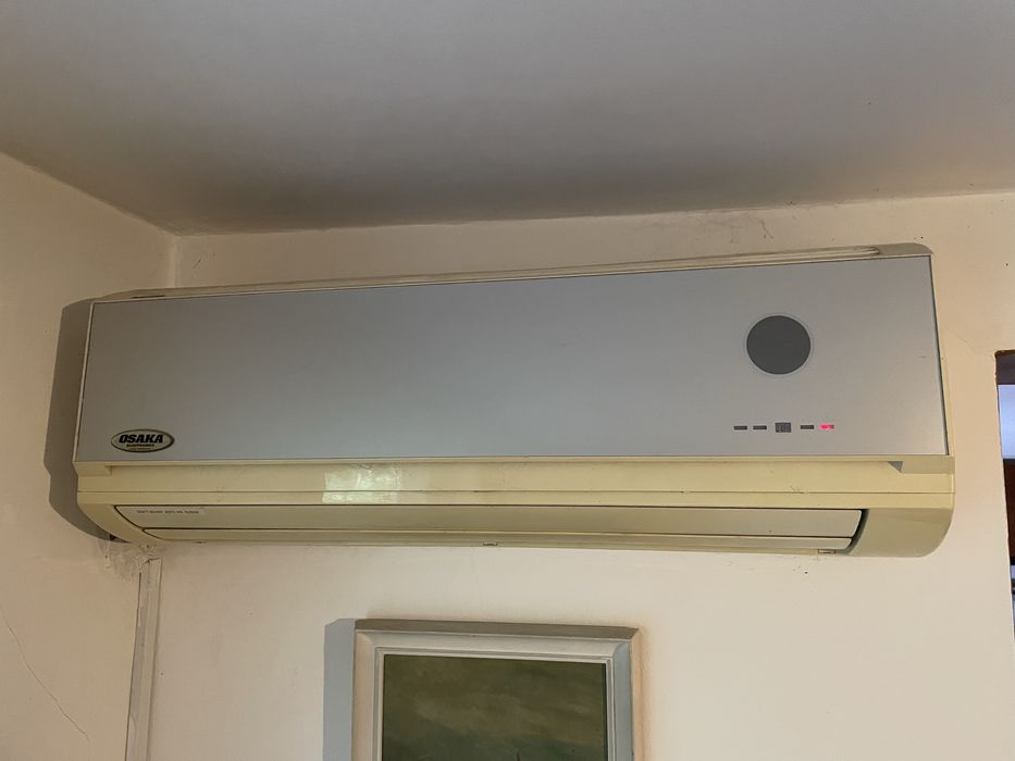 Osaka Japan работещ климатик