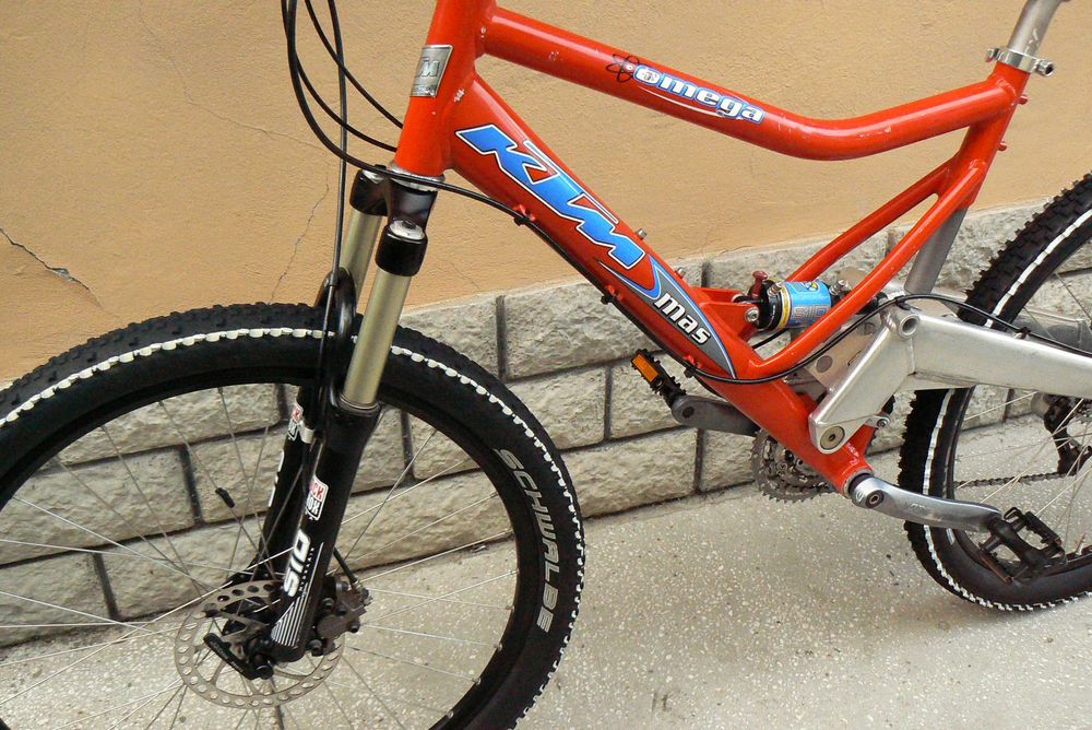 Bicicleta mountain bike full suspensie KTM