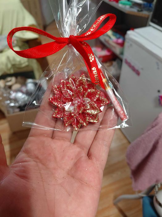 Коледни късмети и подаръчета