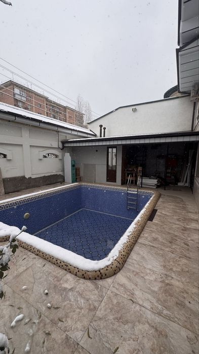 Hovli sotiladi Oʻzimni uyim makler emas