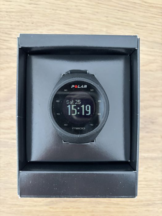 Часовник за бягане Polar M200 с GPS