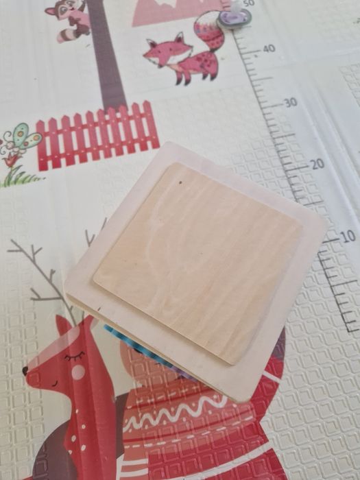 Дървен дидактически куб Moni Toys