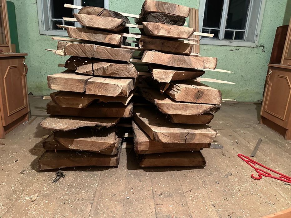 Lemn nuc debitata de 2 ani