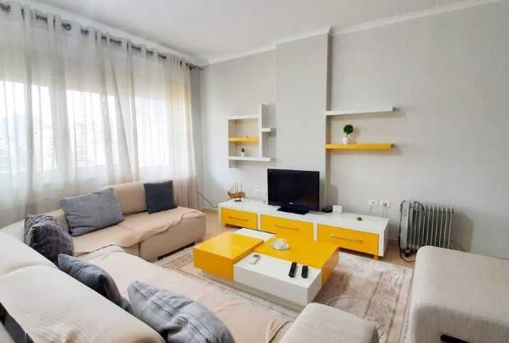 Дава се под наем Четиристаен апартамент в Пловдив, Център - 99 кв.м за 204 € - Снимка #1