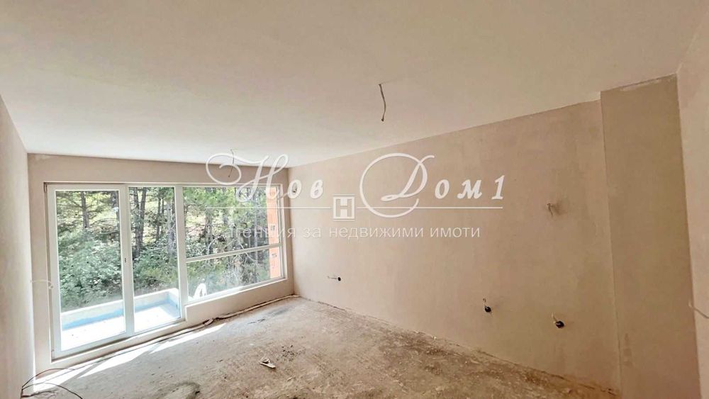 Продава се Тристаен апартамент в Пловдив, Остромила - 125 кв.м за 779 €/кв.м - Снимка #2