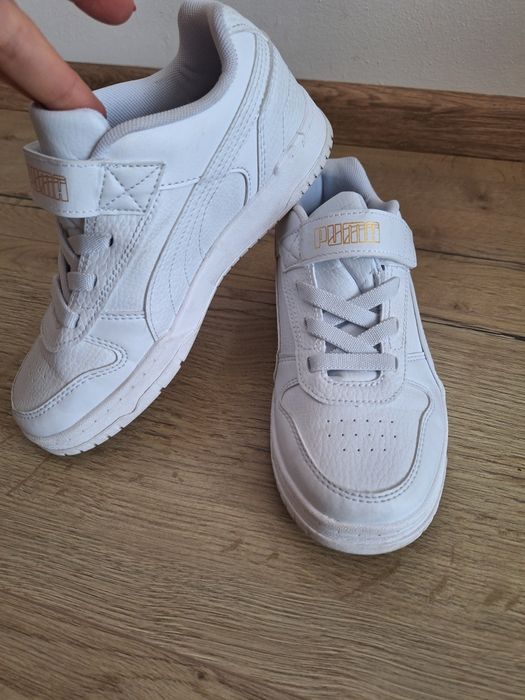 Детски бели кецове Puma