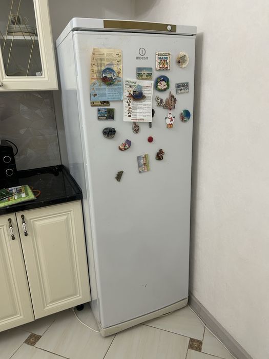 Продам морозильник