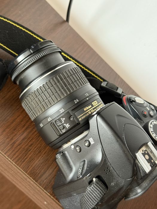 Nikon DSLR D3200 cu obiectic 18-55