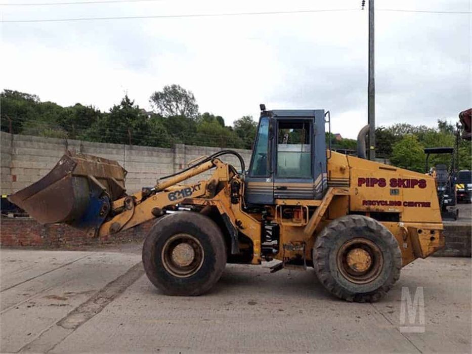 Dezmembrez încărcător frontal Case 621B XT, 621B, 621C, 721B – piese