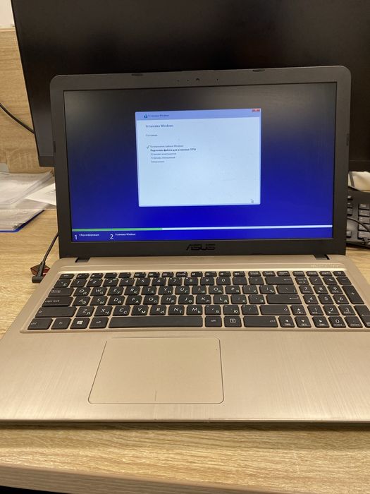Asus x540y в идеальном состоянии