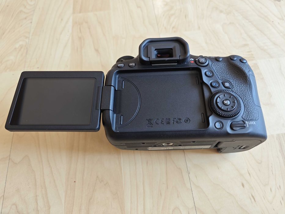 Canon EOS 6D Mark II (body) фотоапарат