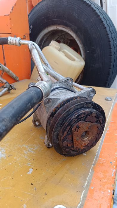 Продам компрессор кондиционера