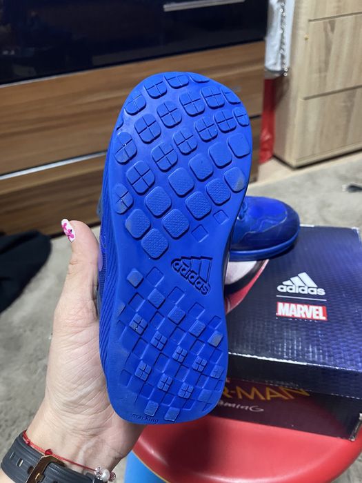 Маратонки adidas